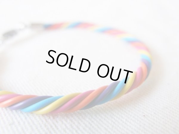 画像2: ツイストワイヤーブレス（ジェンダーノンバイナリカラー） (2)